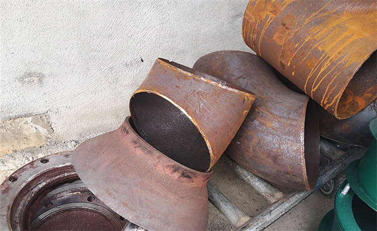 20厚鋼立柱加工廠家，排水螺旋鋼管，1824mm螺旋管，鋼材場400mm螺旋管