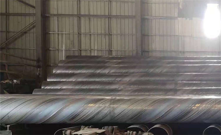 DN700-10mm螺旋鋼管，1850螺旋焊管，900mm螺旋焊管，鋼材場(chǎng)900mm螺旋焊管